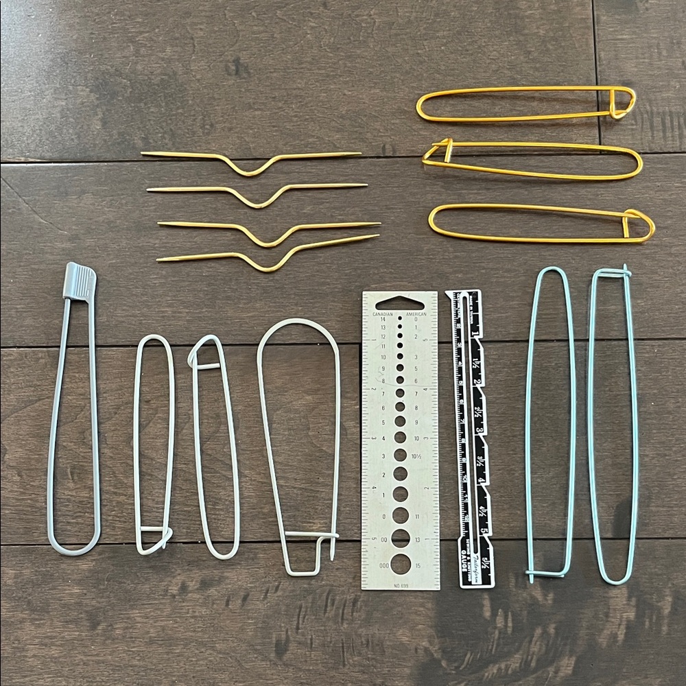 Assorted Knitting Set - Picture 1 of 3